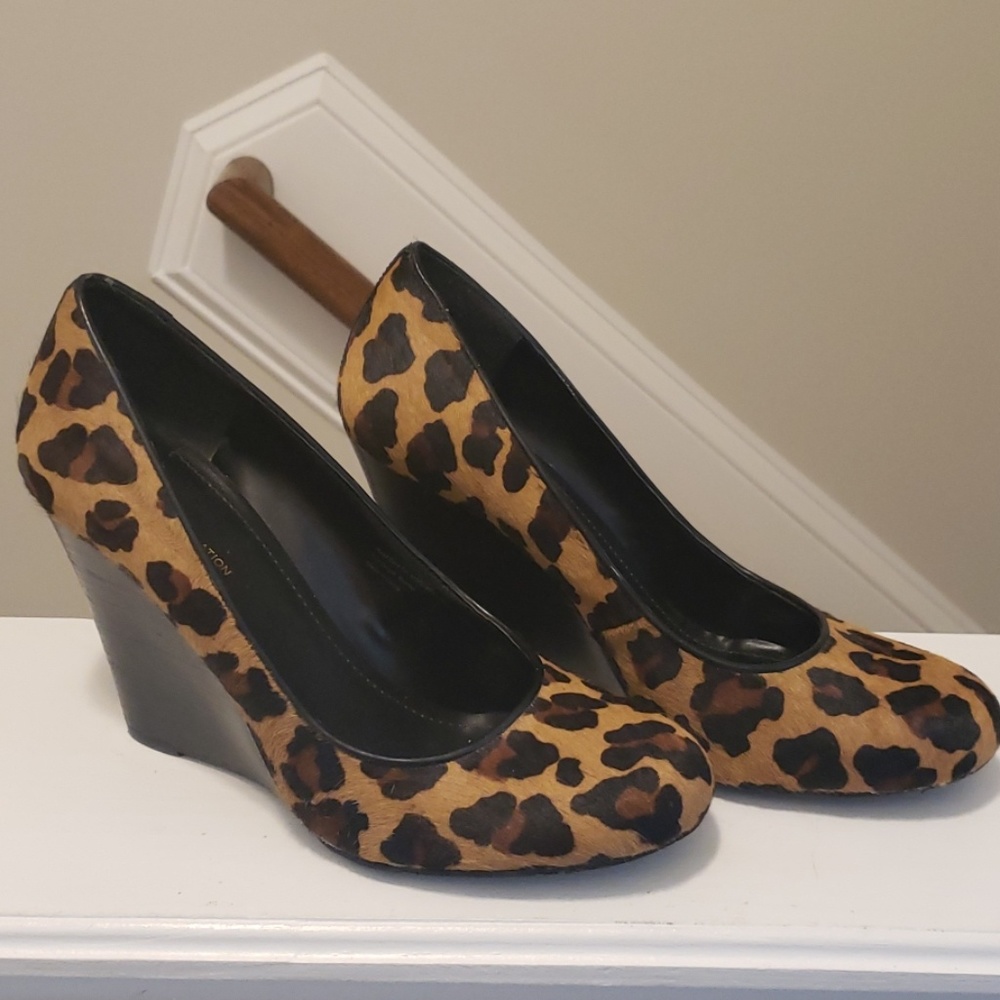 BCBGeneration leopard wedges
